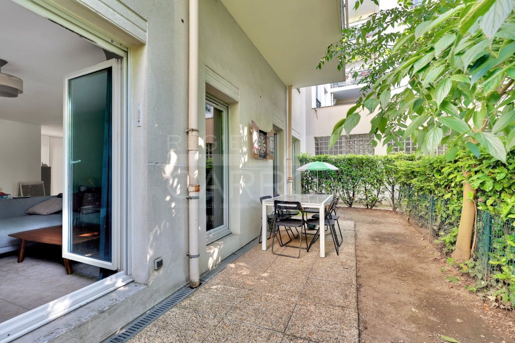 Appartement 3 pièces avec terrasse - 2 chambres A VENDRE - LYON 8EME ARRONDISSEMENT - 72 m2 - 295 000 &euro;