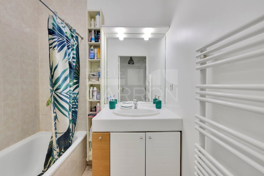 Appartement 3 pièces avec terrasse - 2 chambres A VENDRE - LYON 8EME ARRONDISSEMENT - 72 m2 - 285 000 &euro;