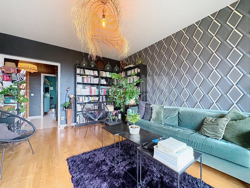 APPARTEMENT T3 A VENDRE - LYON 8EME ARRONDISSEMENT - 68 m2 - 233 000 &euro;