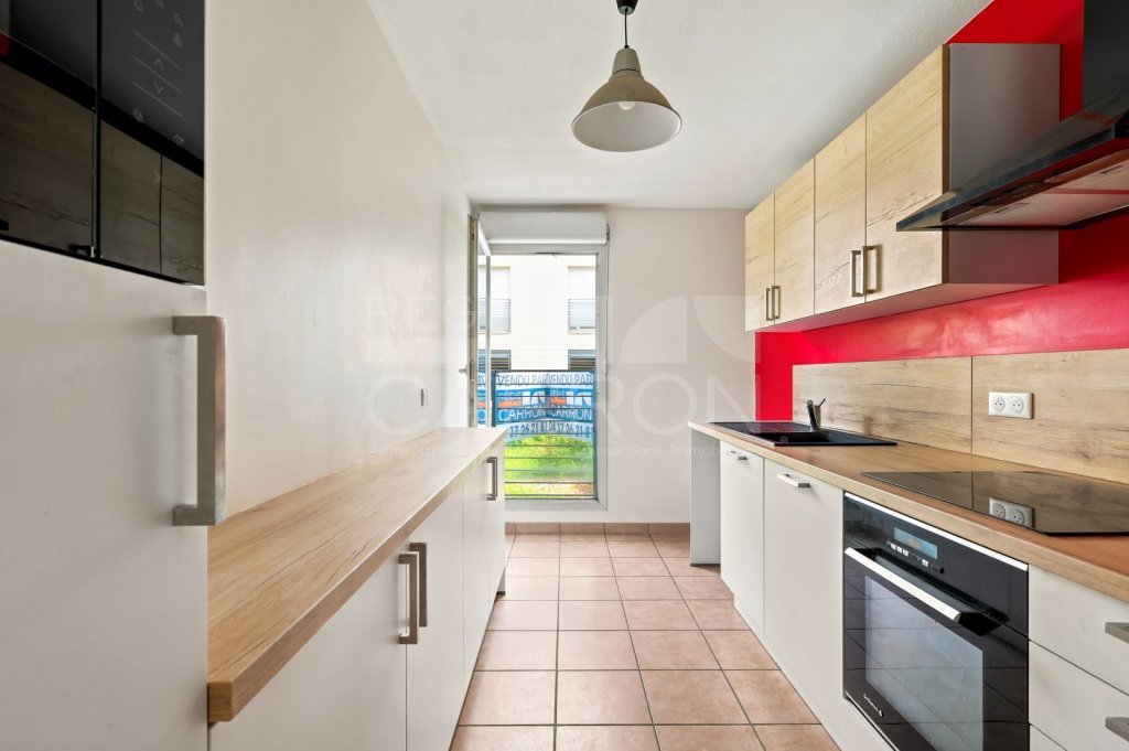 Appartement 3 pièces avec terrasse - 2 chambres A VENDRE - LYON 8EME ARRONDISSEMENT - 72 m2 - 285 000 &euro;
