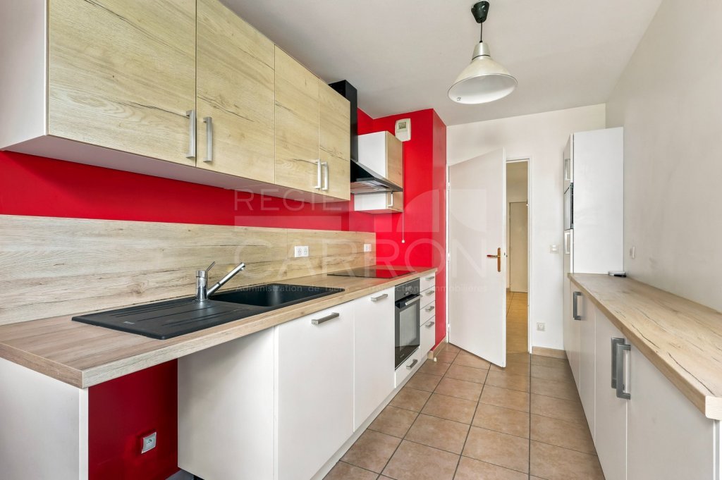 Appartement 3 pièces avec terrasse - 2 chambres A VENDRE - LYON 8EME ARRONDISSEMENT - 72 m2 - 285 000 &euro;