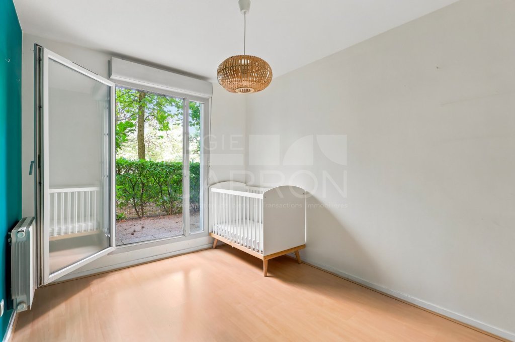 Appartement 3 pièces avec terrasse - 2 chambres A VENDRE - LYON 8EME ARRONDISSEMENT - 72 m2 - 285 000 &euro;