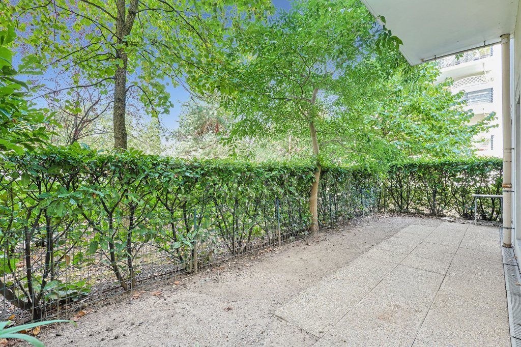 Appartement 3 pièces avec terrasse - 2 chambres A VENDRE - LYON 8EME ARRONDISSEMENT - 72 m2 - 285 000 &euro;