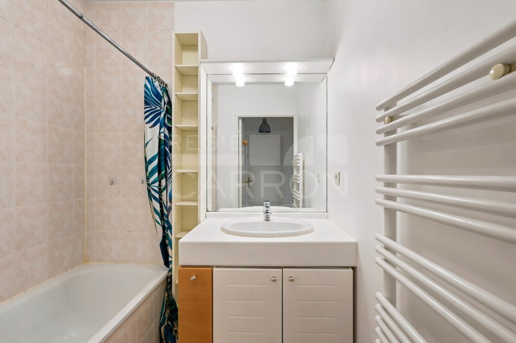 Appartement 3 pièces avec terrasse - 2 chambres A VENDRE - LYON 8EME ARRONDISSEMENT - 72 m2 - 275 000 &euro;
