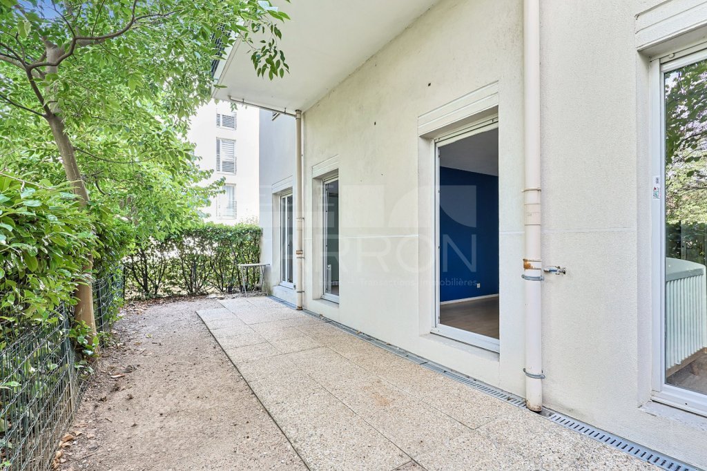 Appartement 3 pièces avec terrasse - 2 chambres A VENDRE - LYON 8EME ARRONDISSEMENT - 72 m2 - 275 000 &euro;