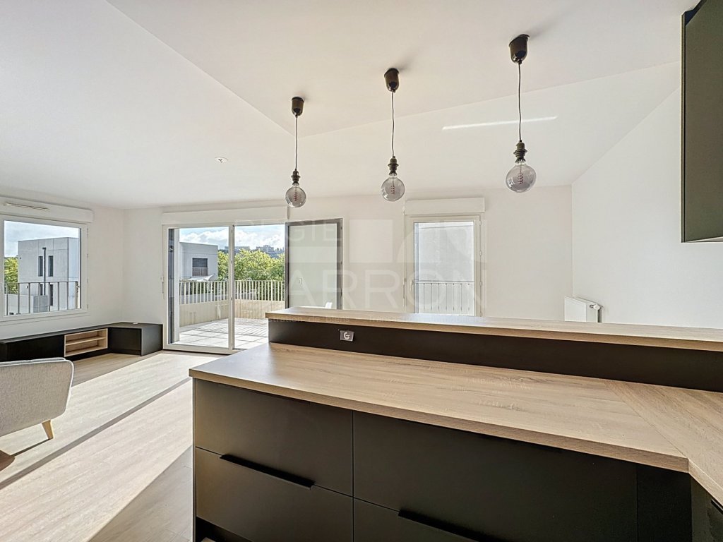 APPARTEMENT T3 - LYON 9EME ARRONDISSEMENT - 67 m2 - VENDU
