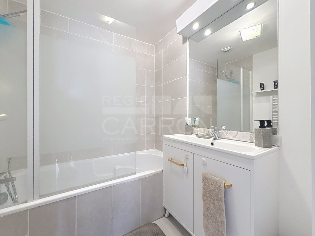 APPARTEMENT T3 A VENDRE - MIRIBEL - 67 m2 - 215�000�&euro;