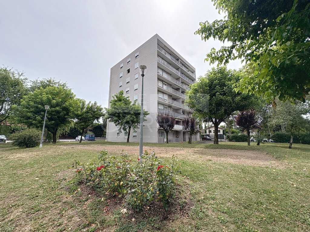 APPARTEMENT T3 A VENDRE - RILLIEUX LA PAPE - 58 m2 - 159000€