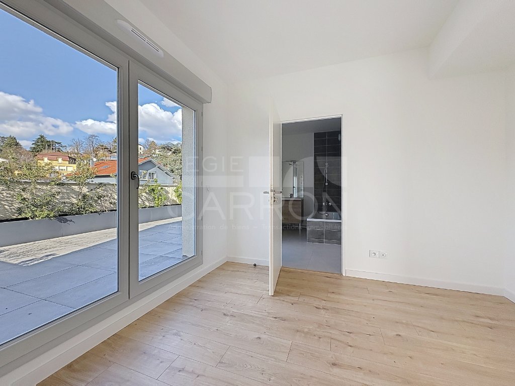 APPARTEMENT T3 A VENDRE - RILLIEUX LA PAPE - 78 m2 - 440�000�&euro;