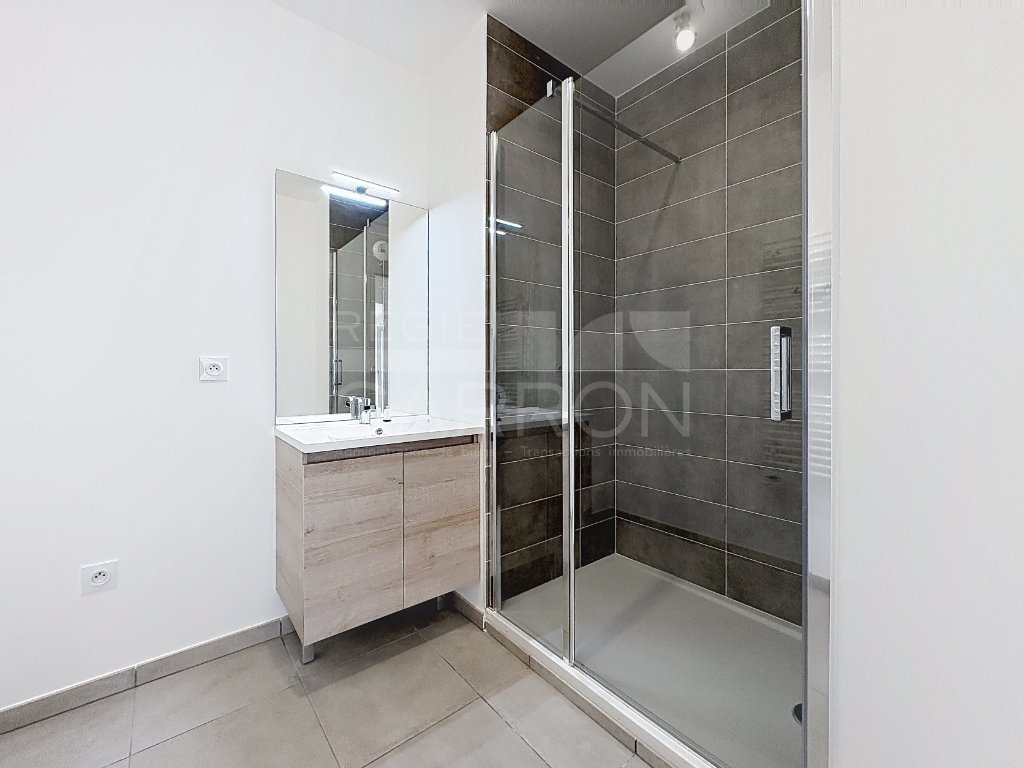 APPARTEMENT T3 A VENDRE - RILLIEUX LA PAPE - 61 m2 - 282�000�&euro;