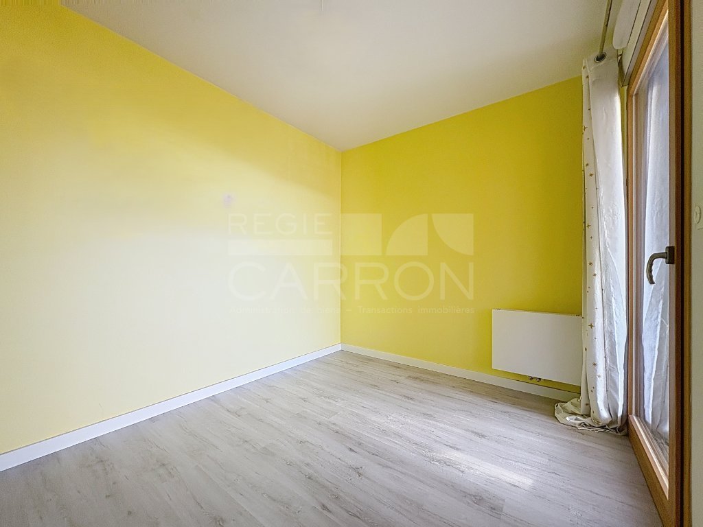 APPARTEMENT T3 A VENDRE - SATHONAY CAMP - 61 m2 - 245�000�&euro;