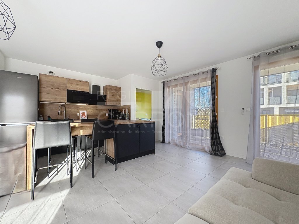 APPARTEMENT T3 A VENDRE - SATHONAY CAMP - 61 m2 - 245�000�&euro;