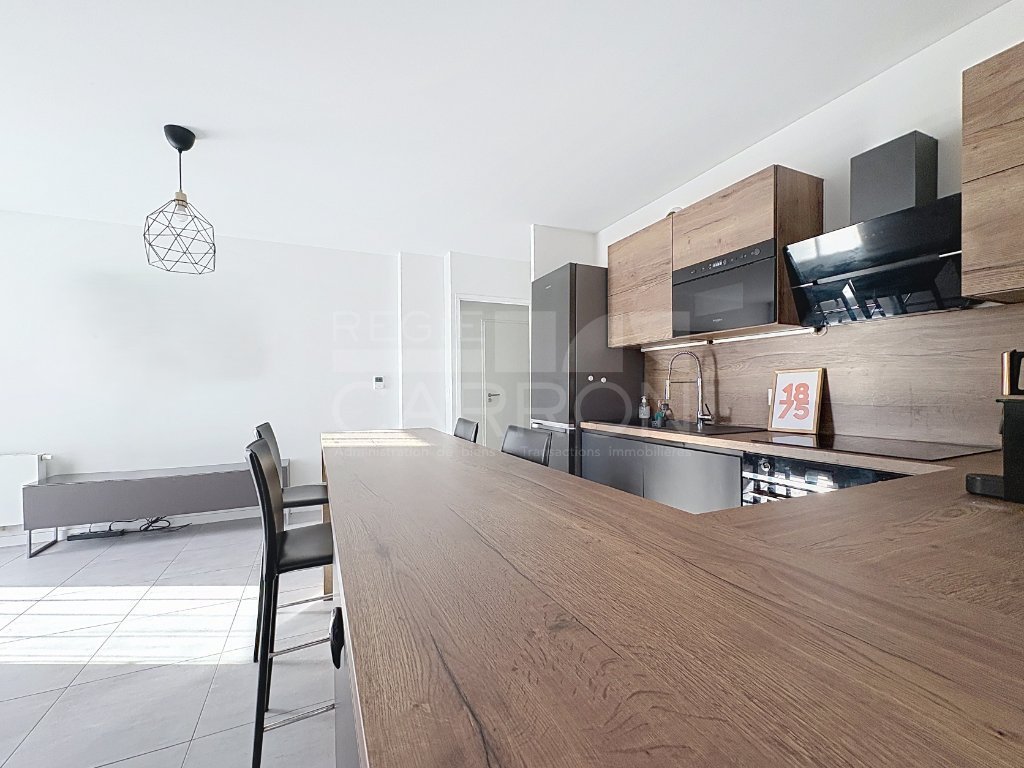 APPARTEMENT T3 A VENDRE - SATHONAY CAMP - 61 m2 - 245�000�&euro;