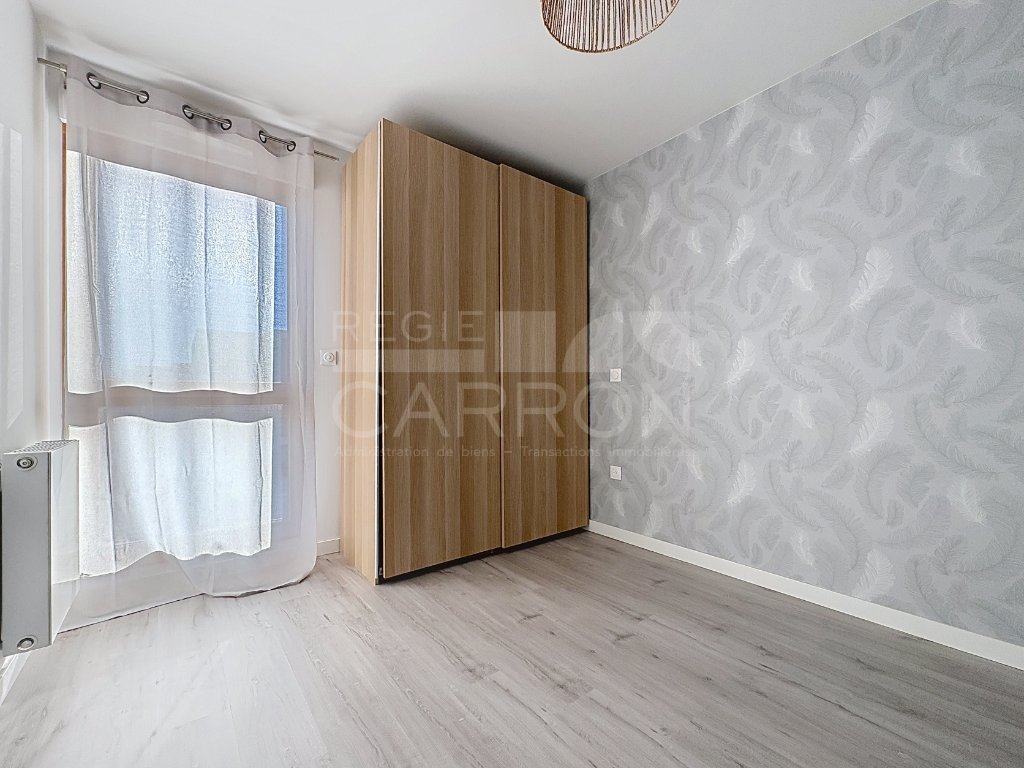 APPARTEMENT T3 A VENDRE - SATHONAY CAMP - 61 m2 - 245�000�&euro;