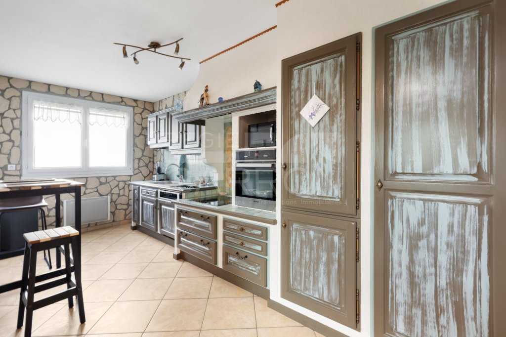 Appartement 3 pices avec loggia - 2 chambres - ST PRIEST - 72 m2 - VENDU