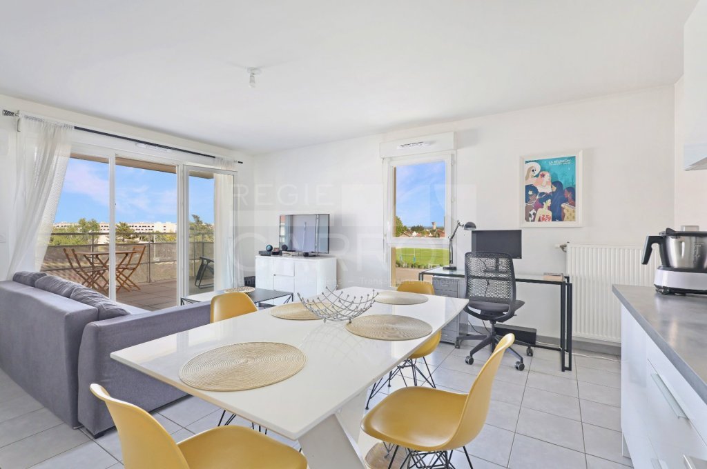 Appartement 3 pièces avec balcon - 2 chambres A VENDRE - VENISSIEUX - 61.19 m2 - 184 000 &euro;