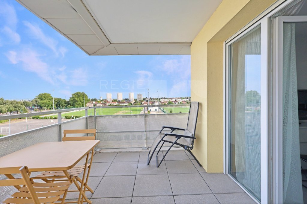 Appartement 3 pièces avec balcon - 2 chambres A VENDRE - VENISSIEUX - 61.19 m2 - 174 000 &euro;
