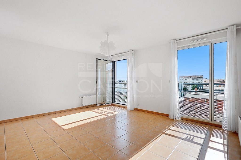 Appartement 3 pièces - 2 chambres - VILLEURBANNE - 75.27 m2 - VENDU