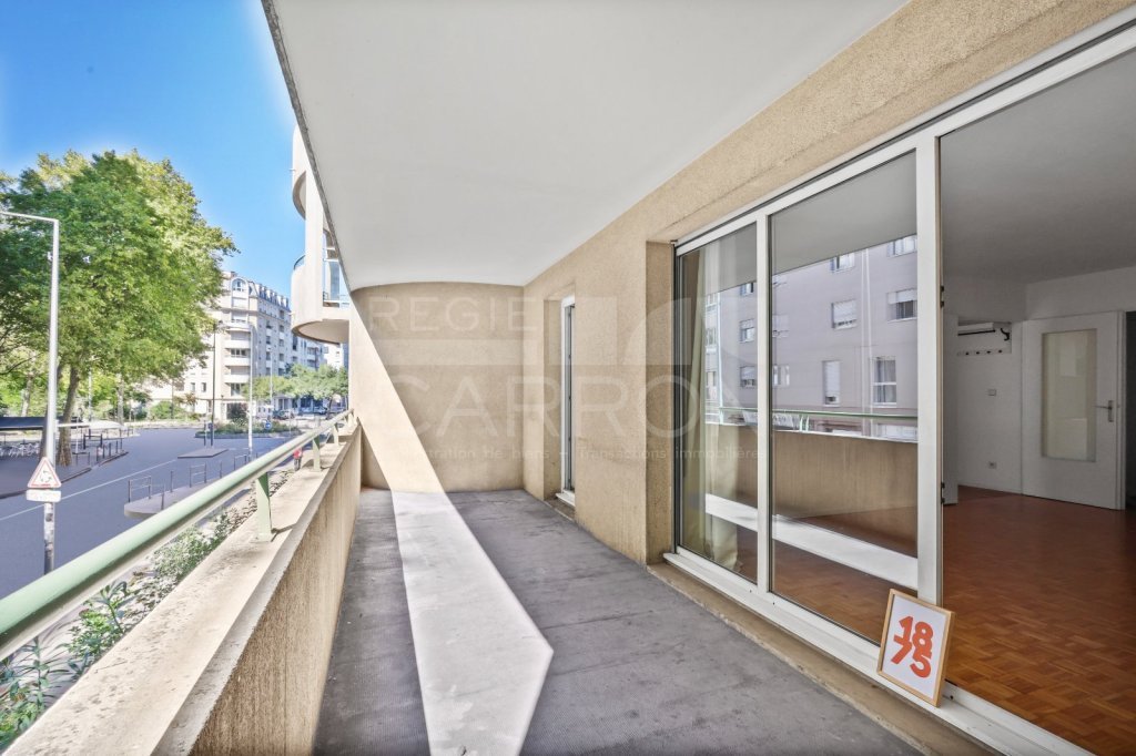 Appartement 3 pices avec terrasse - 2 chambres A VENDRE - VILLEURBANNE - 66 m2 - 248000€