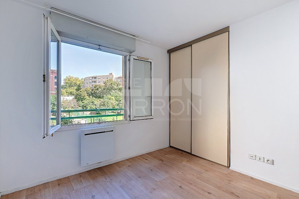 Appartement 3 pièces avec terrasse - 2 chambres A VENDRE - VILLEURBANNE - 66 m2 - 240 000 €