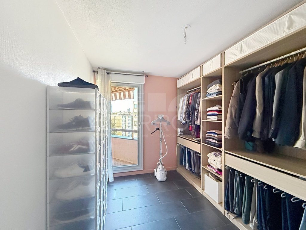 APPARTEMENT T3 A VENDRE - VILLEURBANNE - 68 m2 - 334�000�&euro;