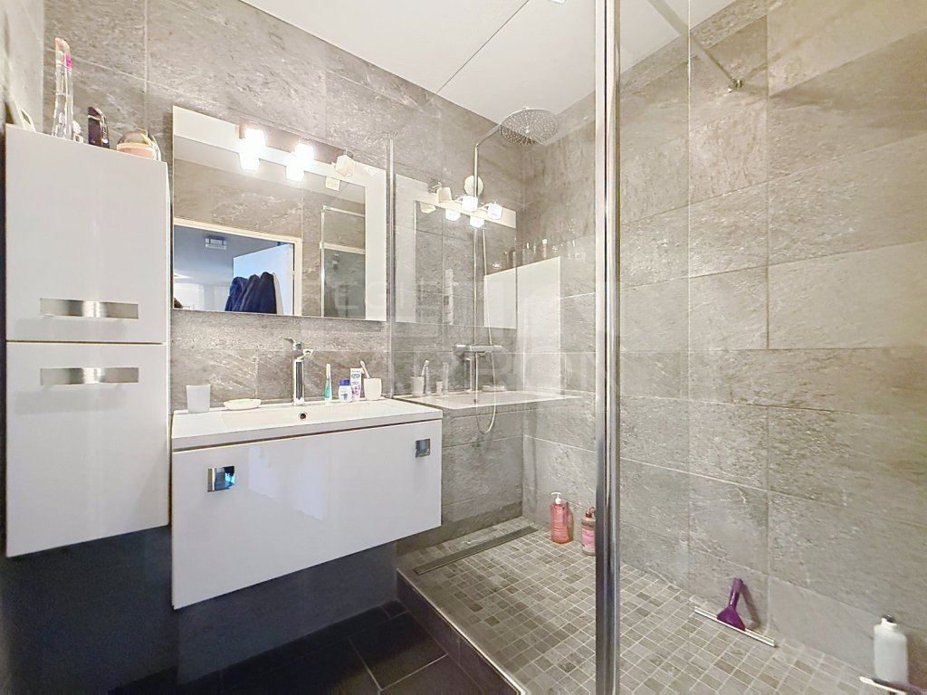 APPARTEMENT T3 A VENDRE - VILLEURBANNE - 68 m2 - 334�000�&euro;