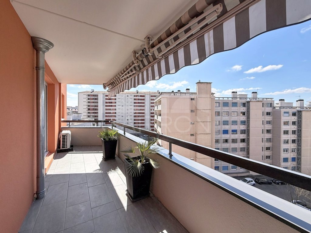 APPARTEMENT T3 A VENDRE - VILLEURBANNE - 68 m2 - 279 000 &euro;