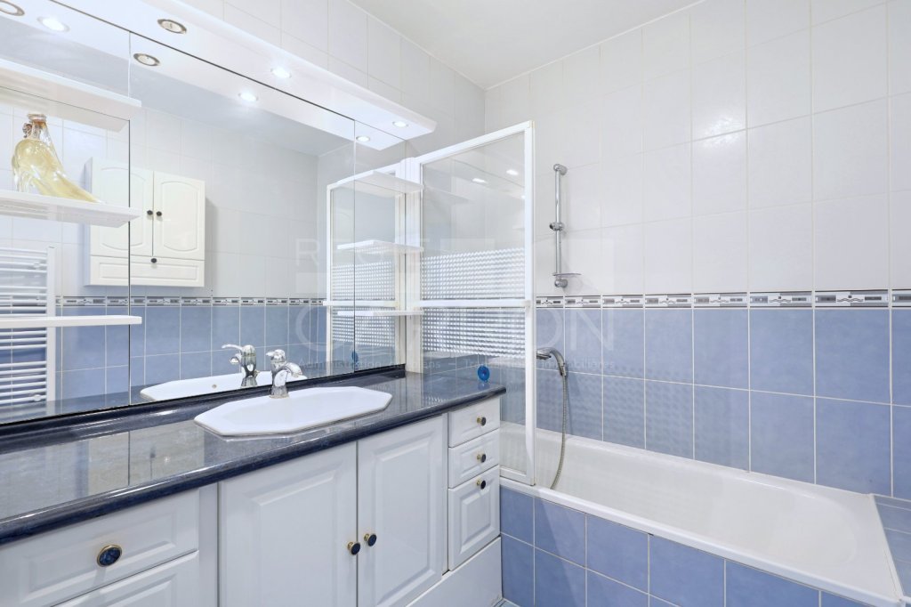 Appartement 3 pièces avec balcon - 2 chambres A VENDRE - VILLEURBANNE - 70.03 m2 - 290 000 &euro;