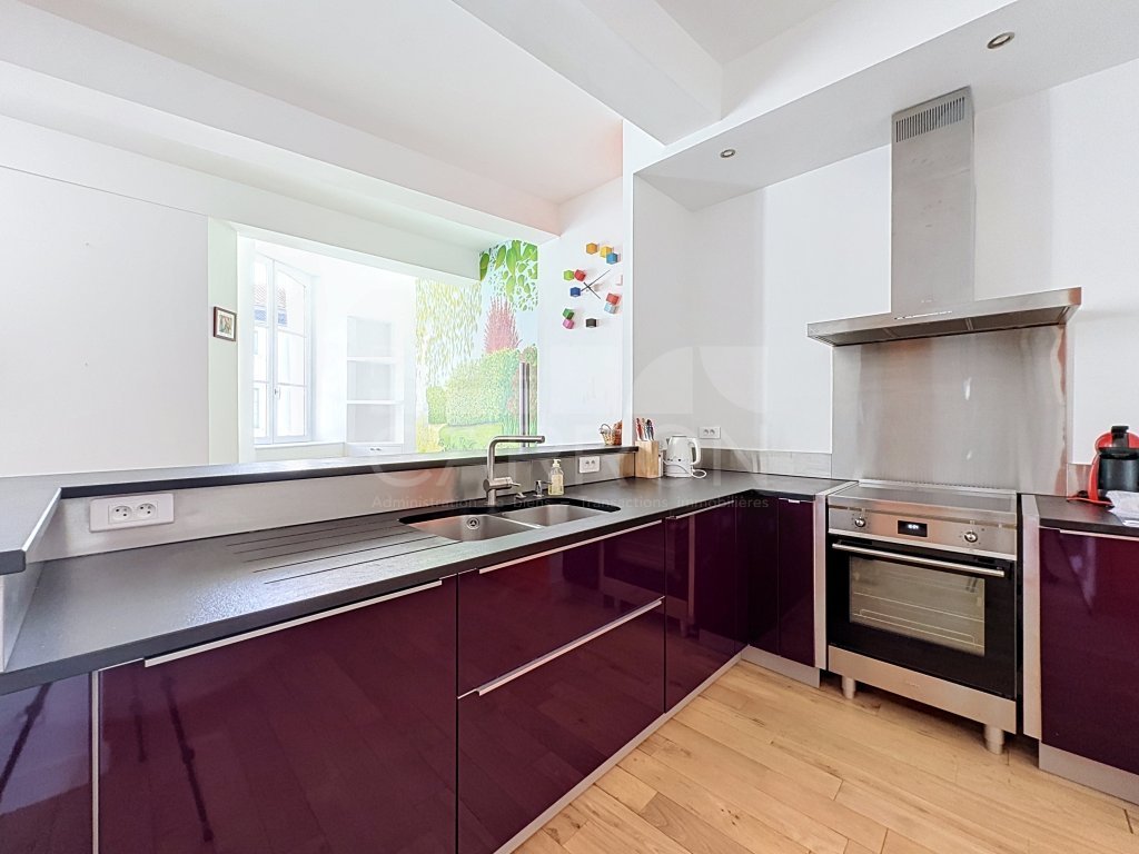 APPARTEMENT T4 A LOUER - LYON 1ER ARRONDISSEMENT - 100.12 m2 - 1 720 &euro; charges comprises par mois