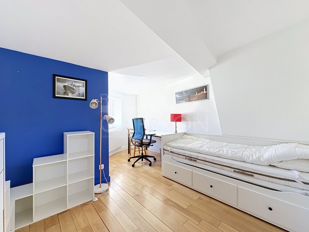 APPARTEMENT T4 A LOUER - LYON 1ER ARRONDISSEMENT - 100.12 m2 - 1 720 &euro; charges comprises par mois