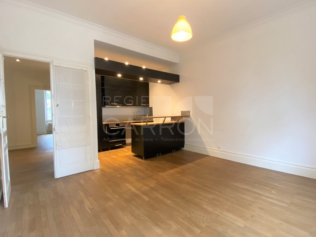 APPARTEMENT T4 A LOUER - LYON 3EME ARRONDISSEMENT - 89.04 m2 - 1 363 &euro; charges comprises par mois