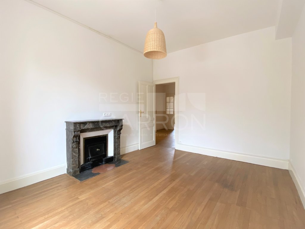 APPARTEMENT T4 A LOUER - LYON 3EME ARRONDISSEMENT - 89.04 m2 - 1 363 &euro; charges comprises par mois