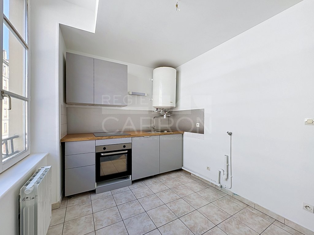 APPARTEMENT T4 A LOUER - LYON 3EME ARRONDISSEMENT - 73.99 m2 - 1 175 &euro; charges comprises par mois