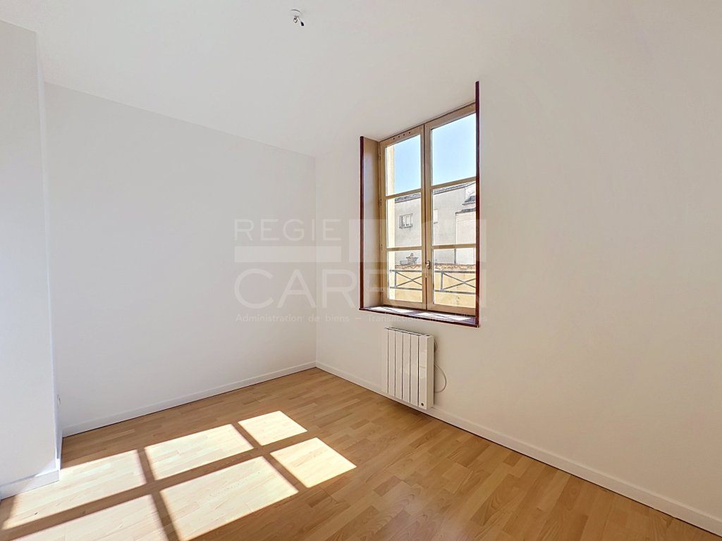 APPARTEMENT T4 A LOUER - LYON 3EME ARRONDISSEMENT - 73.99 m2 - 1 175 &euro; charges comprises par mois