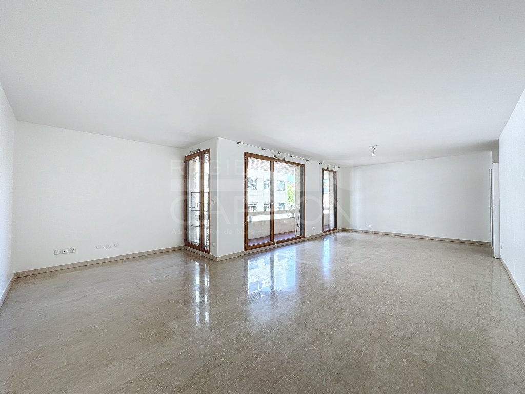 APPARTEMENT T4 A LOUER - LYON 6EME ARRONDISSEMENT - 127.87 m2 - 2 524 &euro; charges comprises par mois