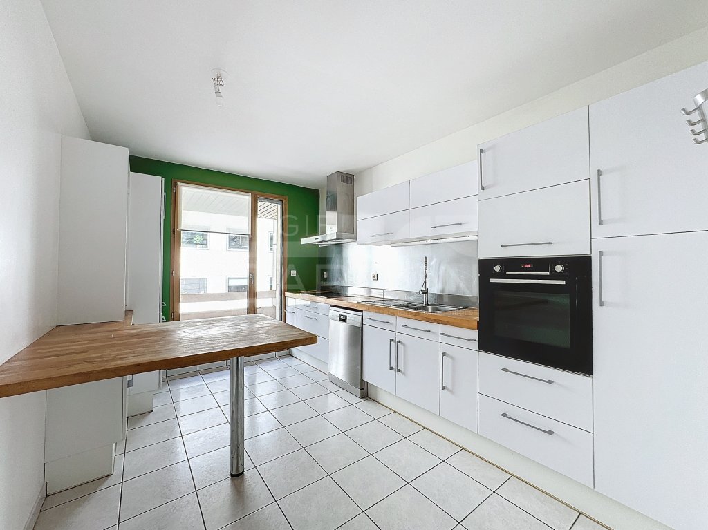 APPARTEMENT T4 A LOUER - LYON 6EME ARRONDISSEMENT - 127.87 m2 - 2 524 &euro; charges comprises par mois