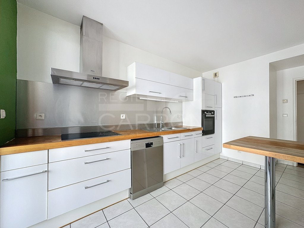 APPARTEMENT T4 A LOUER - LYON 6EME ARRONDISSEMENT - 127.87 m2 - 2 524 &euro; charges comprises par mois