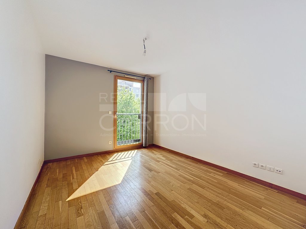 APPARTEMENT T4 A LOUER - LYON 6EME ARRONDISSEMENT - 127.87 m2 - 2 524 &euro; charges comprises par mois