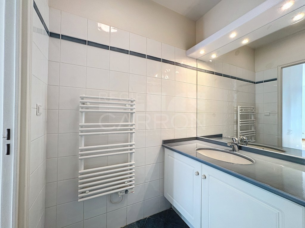 APPARTEMENT T4 A LOUER - LYON 6EME ARRONDISSEMENT - 127.87 m2 - 2 524 &euro; charges comprises par mois