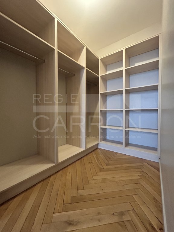 APPARTEMENT T4 A LOUER - LYON 6EME ARRONDISSEMENT - 125.48 m2 - 2 310 &euro; charges comprises par mois