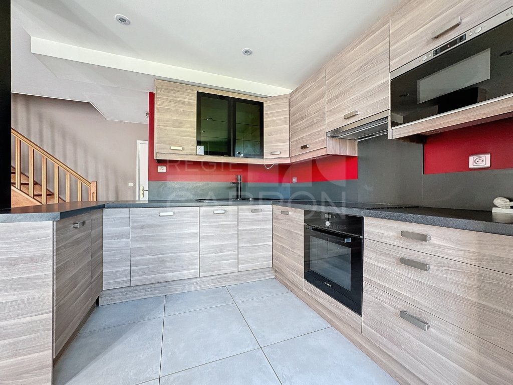 APPARTEMENT T4 A LOUER - LYON 8EME ARRONDISSEMENT - 88.91 m2 - 1 454 &euro; charges comprises par mois