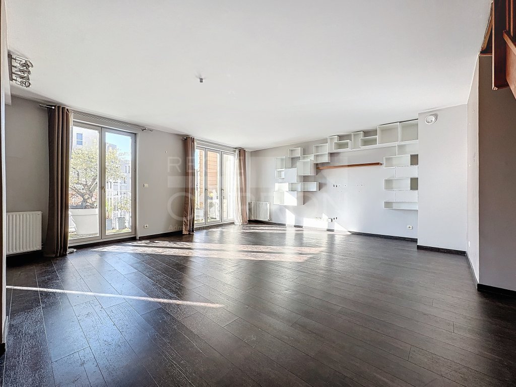 APPARTEMENT T4 A LOUER - LYON 8EME ARRONDISSEMENT - 88.91 m2 - 1 454 &euro; charges comprises par mois