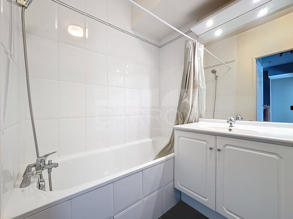 APPARTEMENT T4 A LOUER - LYON 8EME ARRONDISSEMENT - 88.91 m2 - 1 454 &euro; charges comprises par mois