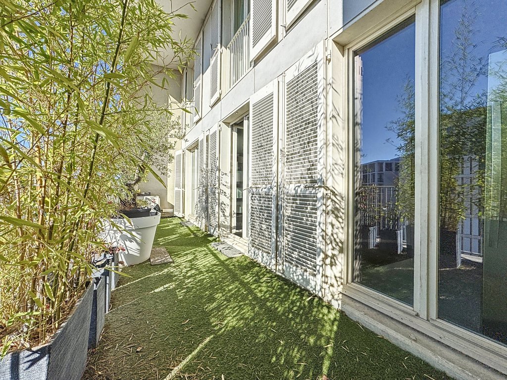 APPARTEMENT T4 A LOUER - LYON 8EME ARRONDISSEMENT - 88.91 m2 - 1 454 &euro; charges comprises par mois
