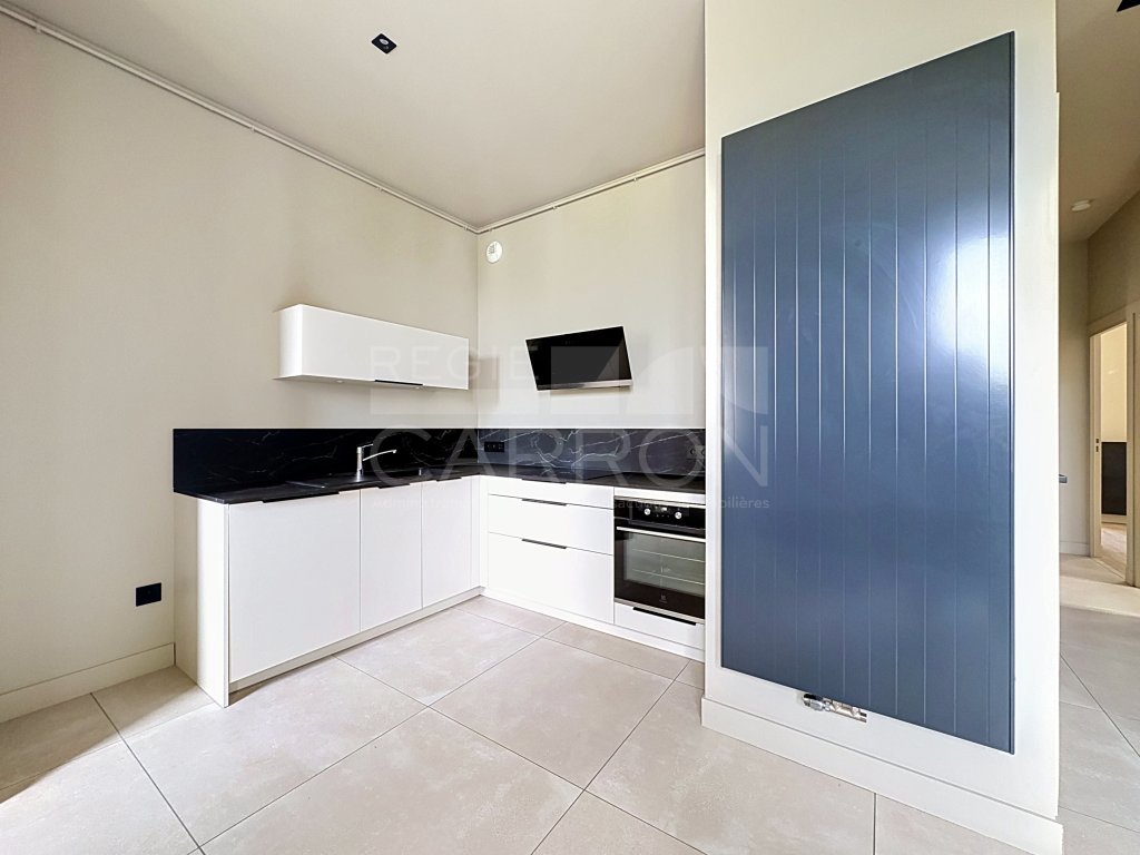 APPARTEMENT T4 A LOUER - ST CYR AU MONT D OR - 78.2 m2 - 1 900 &euro; charges comprises par mois