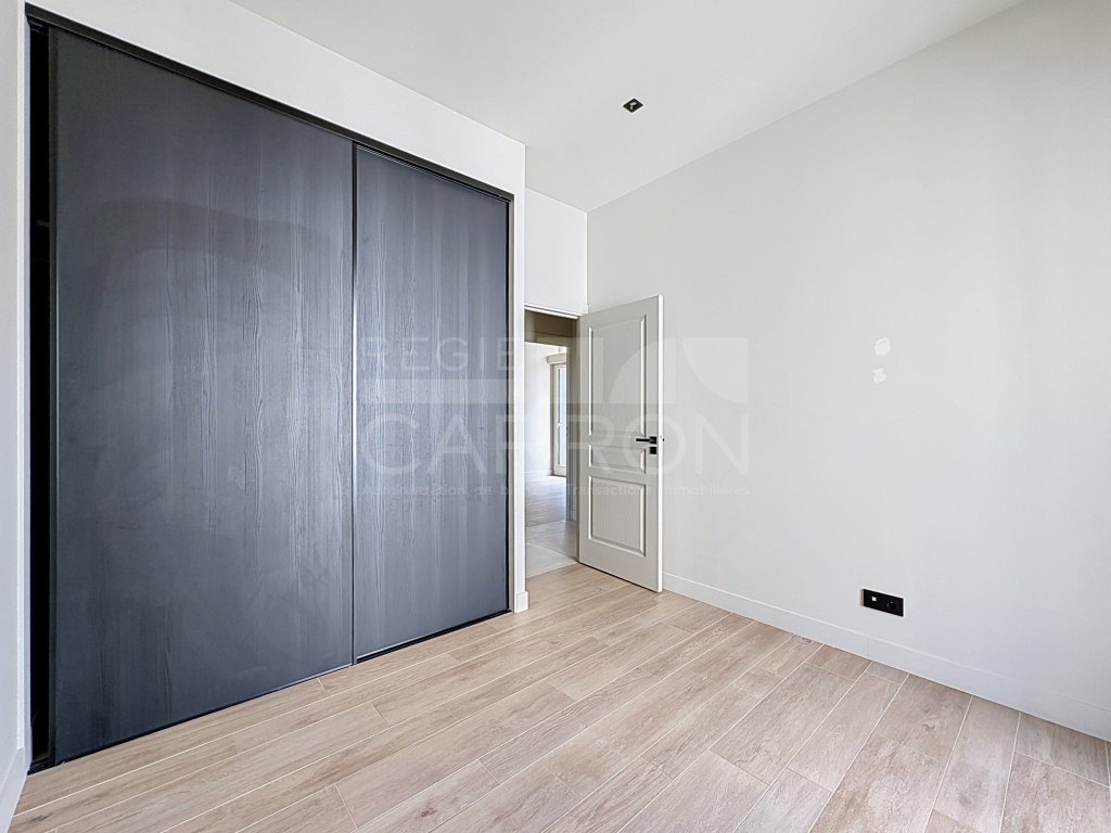 APPARTEMENT T4 A LOUER - ST CYR AU MONT D OR - 78.2 m2 - 1 900 &euro; charges comprises par mois