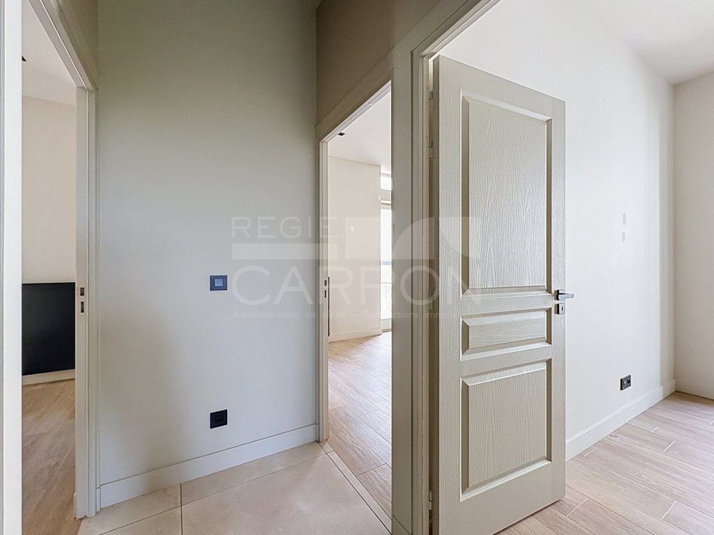 APPARTEMENT T4 A LOUER - ST CYR AU MONT D OR - 78.2 m2 - 1 900 &euro; charges comprises par mois