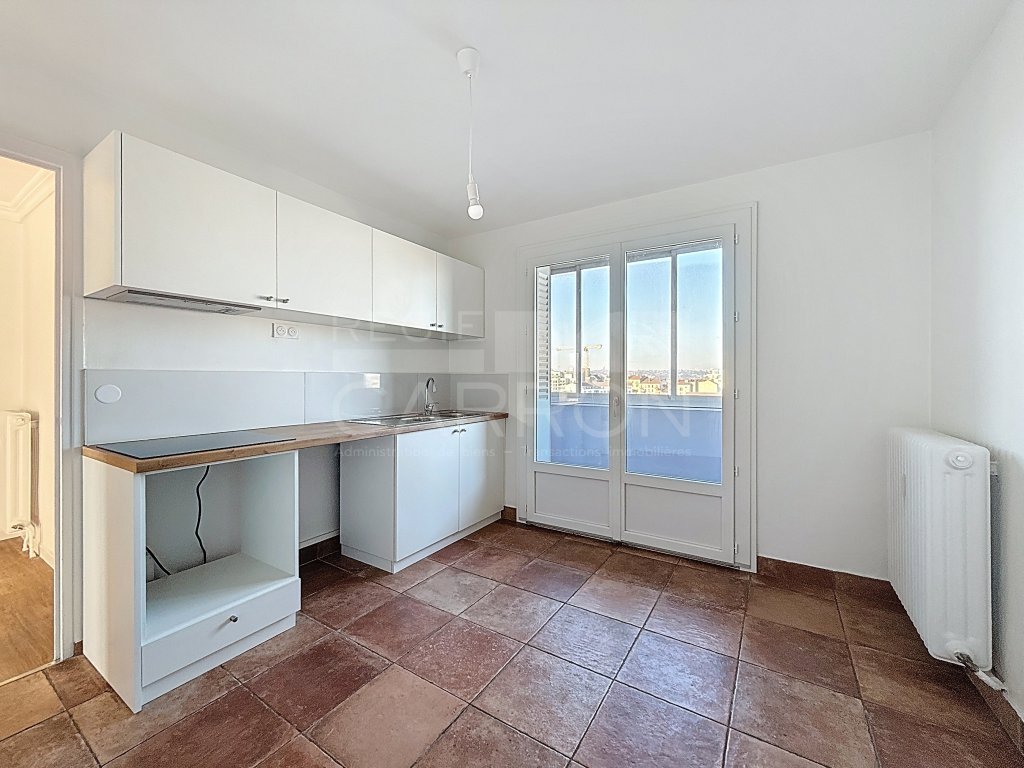 APPARTEMENT T4 A LOUER - VILLEURBANNE - 73.1 m2 - 995�&euro; charges comprises par mois