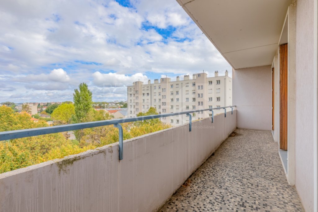 APPARTEMENT T4 A VENDRE - CALUIRE ET CUIRE - 84 m2 - 280000€