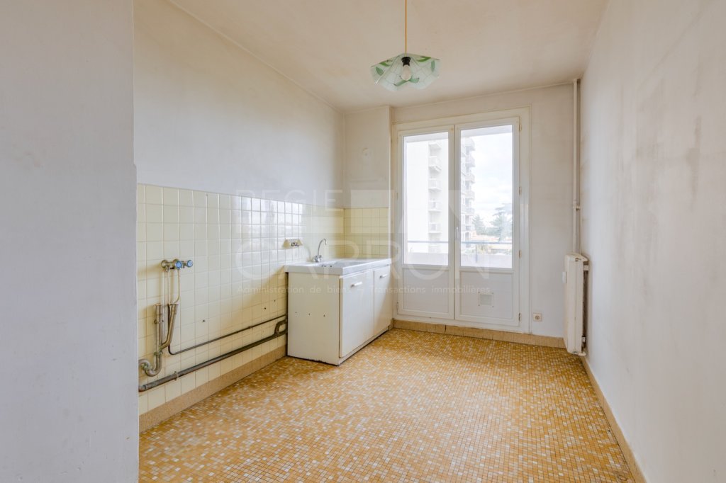 APPARTEMENT T4 - CALUIRE ET CUIRE - 84 m2 - VENDU